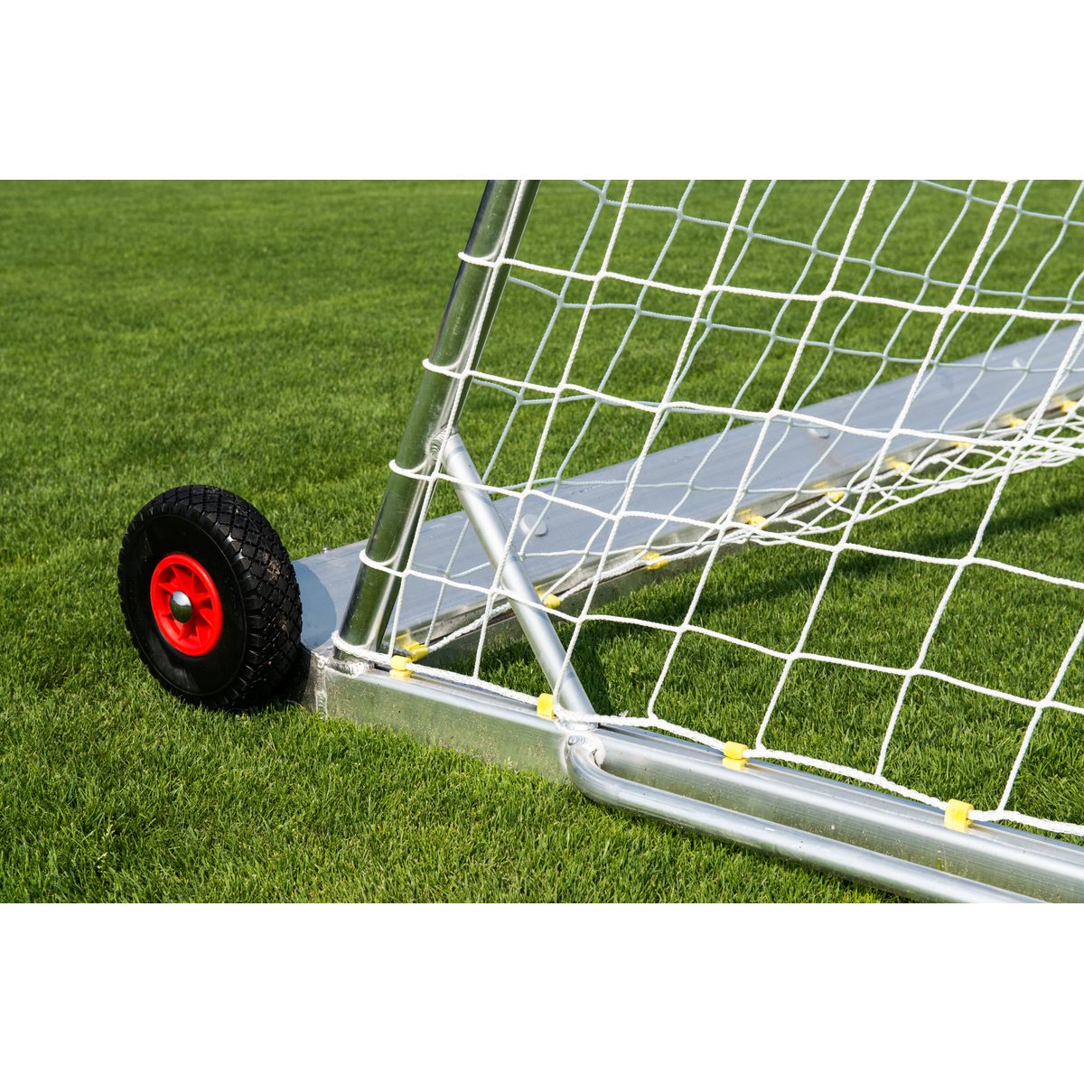 Trainingstor7,32 × 2,44 m – Produktfoto 3