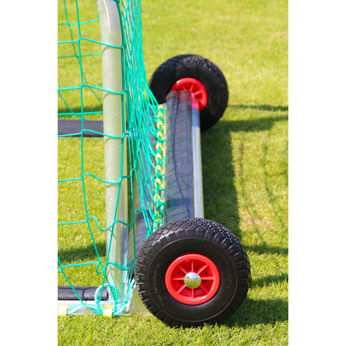 Safety-Minitor (Streetball) 120 x 80 cm, freistehend, EN 16579, vollverschweißt, mit Players-Protect und Transportrollen, zur Sandbefüllung – Produktfoto 4