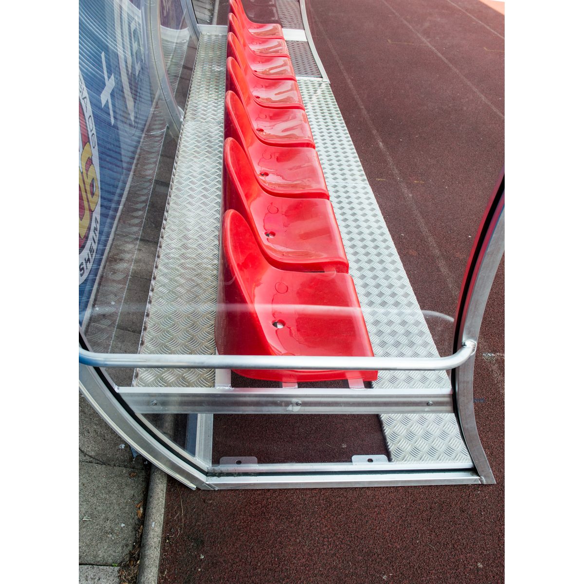 Spielerkabine Exklusiv, 4,0 m breit – 8 Sitze – Produktfoto