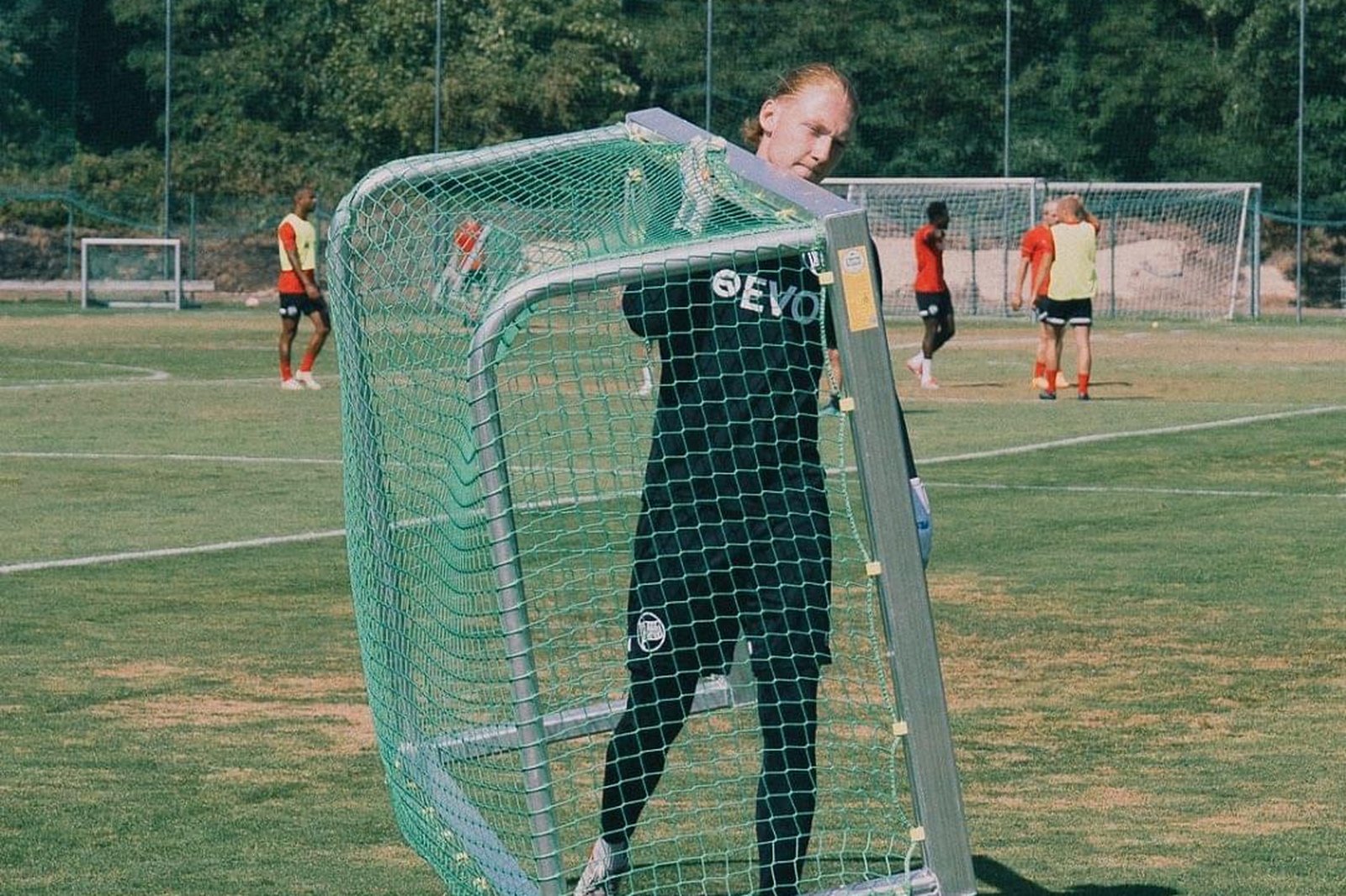 Minitor im Trainingsbetrieb mit Torwart
